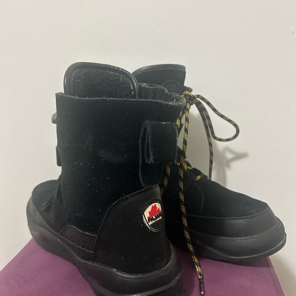 Pajar Stylish Black Women's winter Boots - Picture 3 of 8